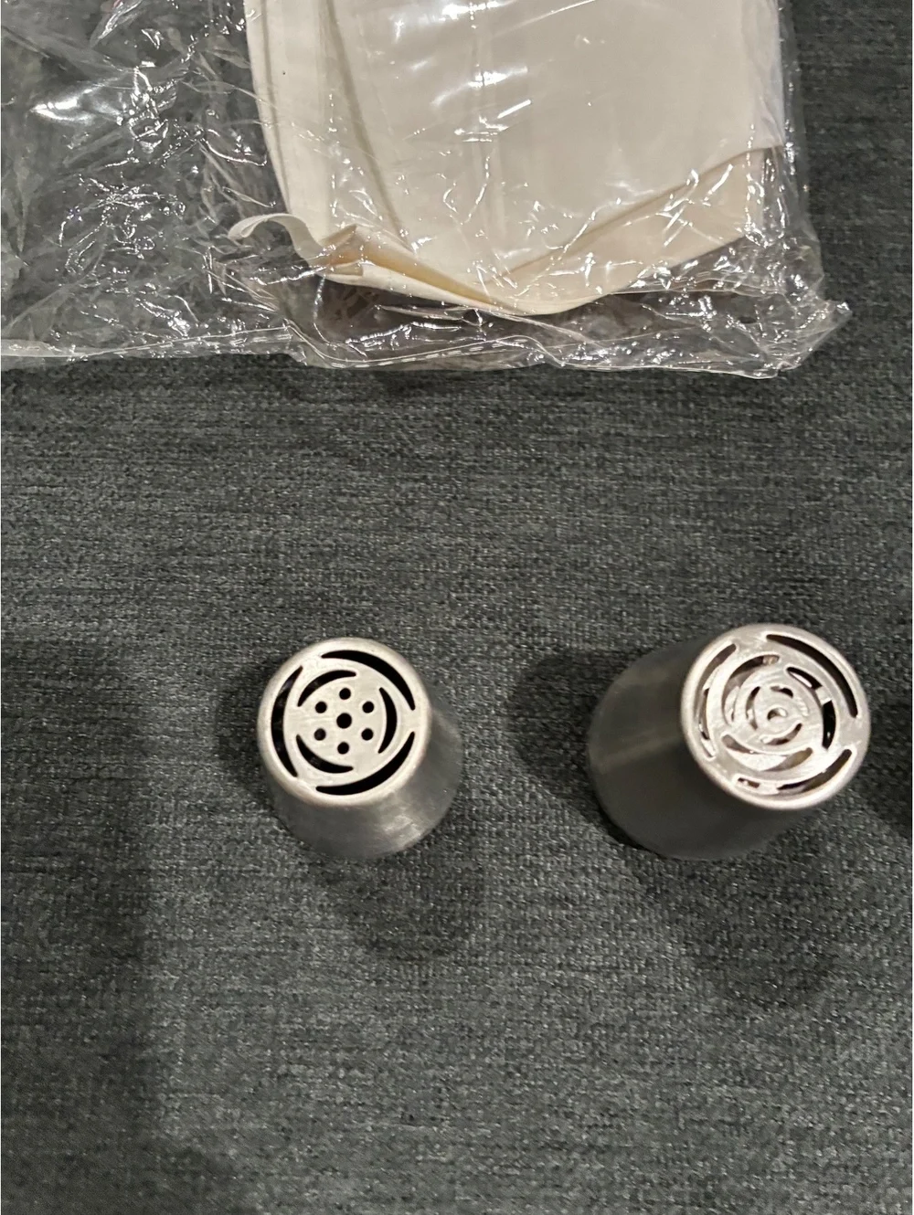 Russian Piping Tips & Piping Bags Disposable Decorating Bags for Cake and Pastry